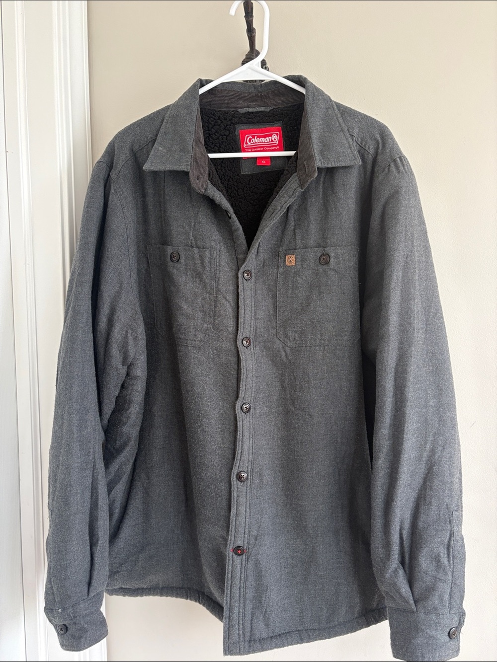 Coleman Sherpa Lined Shirt Jacket Charcoal Gray exterior Black lining Size XL